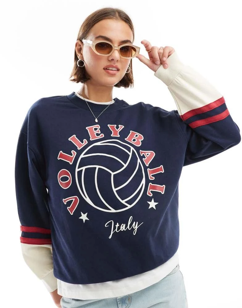 商品Stradivarius|Stradivarius STR italy volleyball graphic sweatshirt in beIge,价格¥139,第1张图片