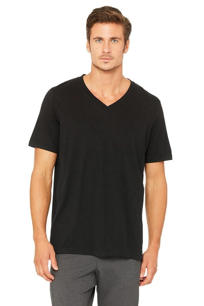 商品Alo|Triumph V-Neck Tee - Solid Black Triblend,价格¥443,第1张图片