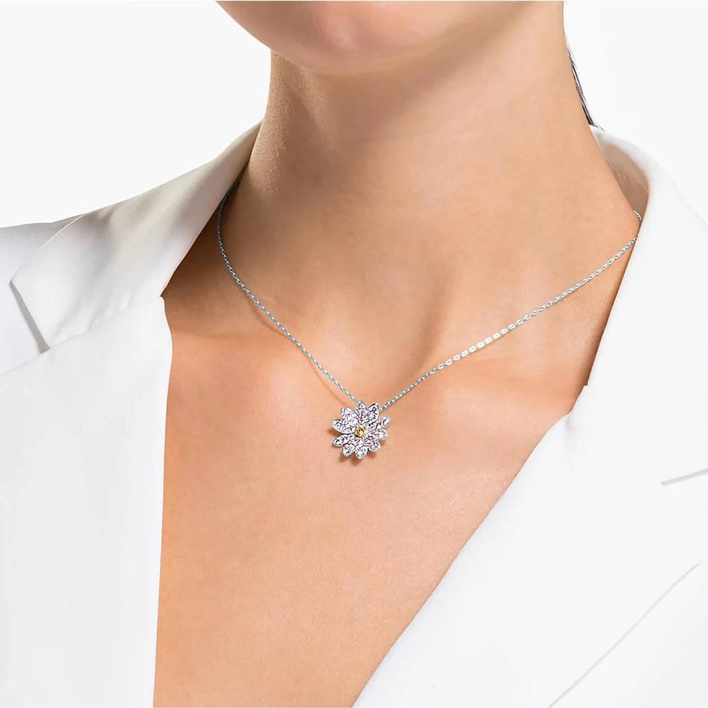 商品Swarovski|Swarovski Women's Pendant with Chain - Eternal Flower Crystals | 5512662,价格¥585,第4张图片详细描述
