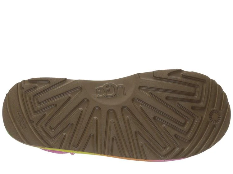 商品UGG|Classic Short II Rainbow (Little Kid/Big Kid),价格¥835,第3张图片详细描述