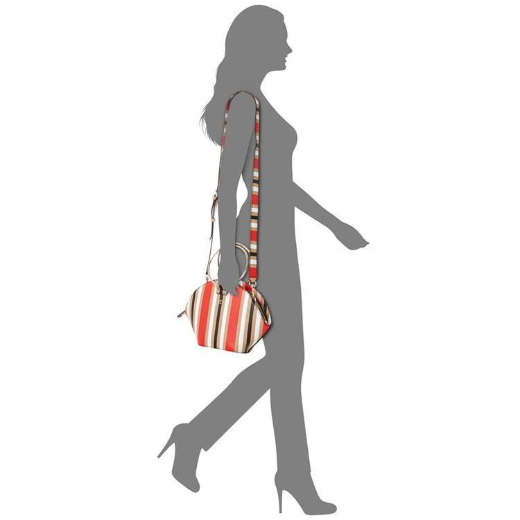 商品GUESS|Keaton Crescent Medium Top Handle Crossbody,价格¥652,第2张图片详细描述