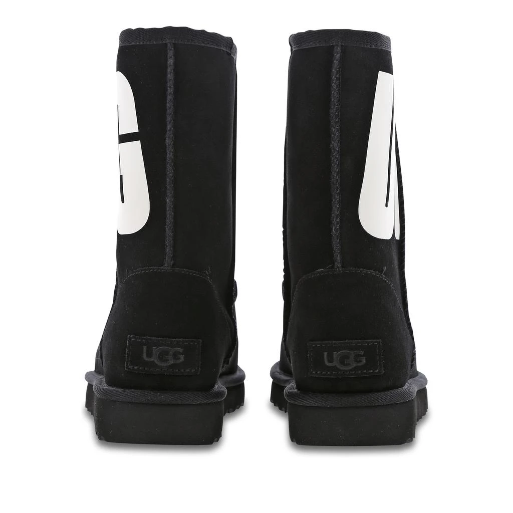 商品UGG|UGG Classic Short Broken Logo - Women Shoes,价格¥835,第3张图片详细描述