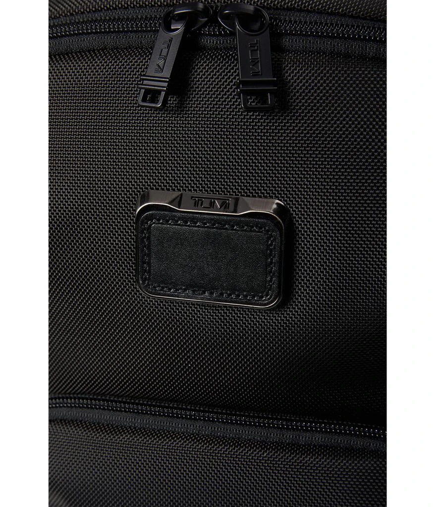 商品Tumi|Navigation Backpack,价格¥3904,第4张图片详细描述