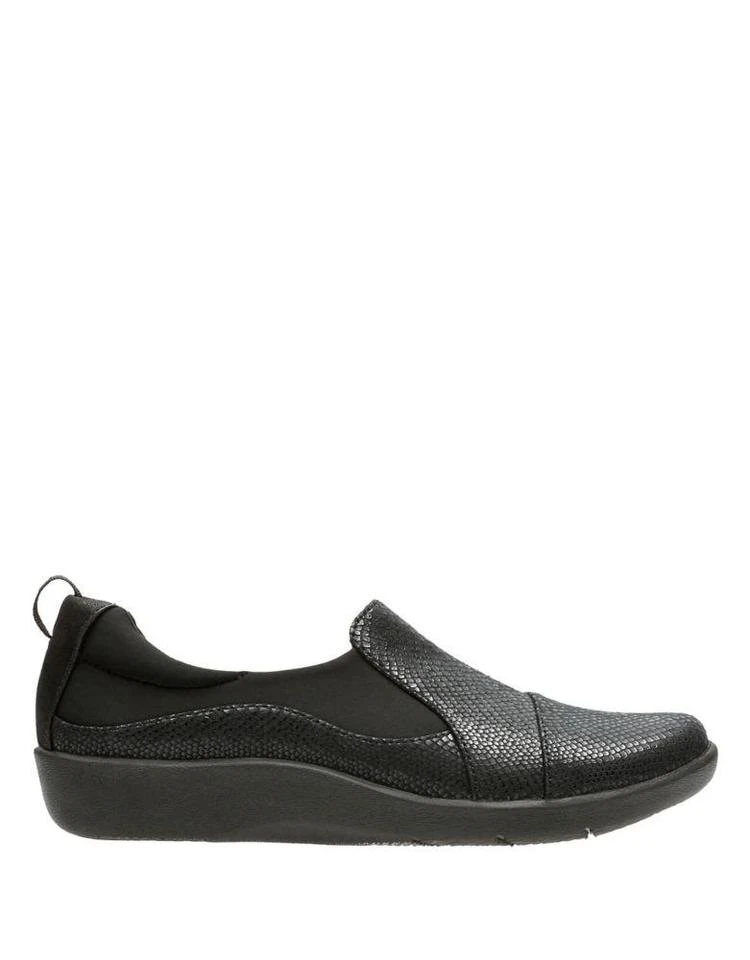 商品Clarks|Silla Faux Leather Walking Shoe,价格¥524,第5张图片详细描述