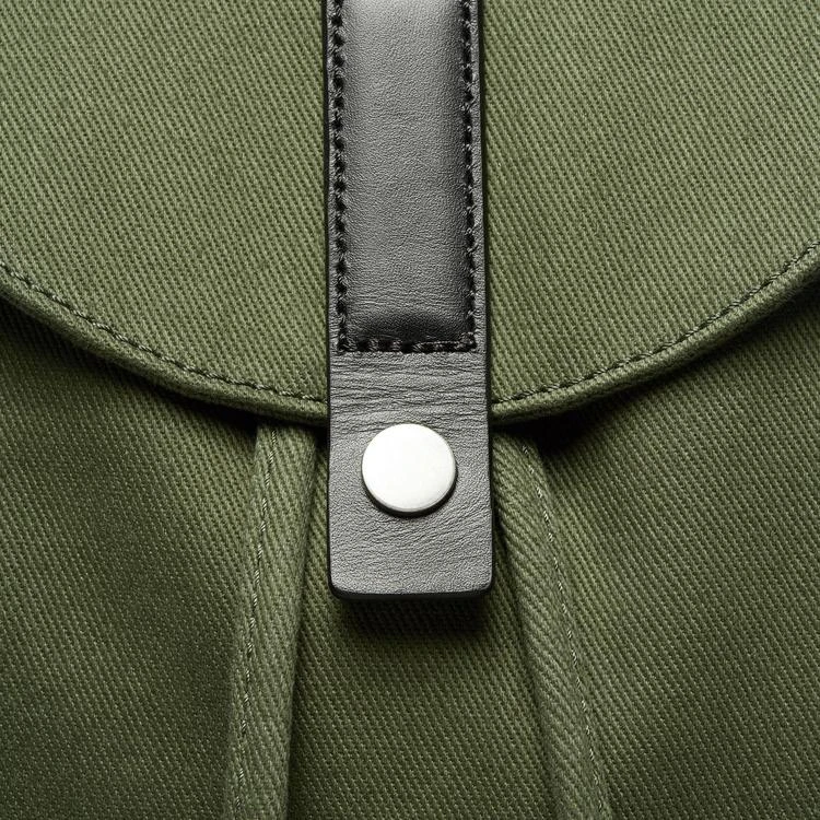 商品Everlane|The Modern Twill Single Snap Backpack - Large,价格¥480,第3张图片详细描述