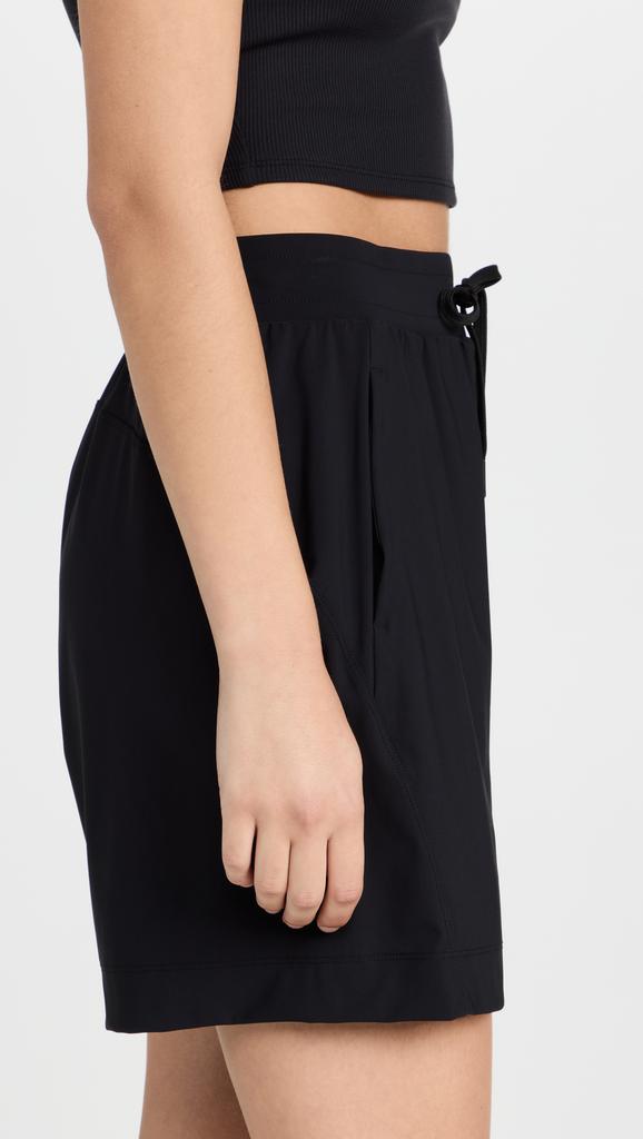 Sweaty Betty Explorer 短裤商品第4张图片规格展示