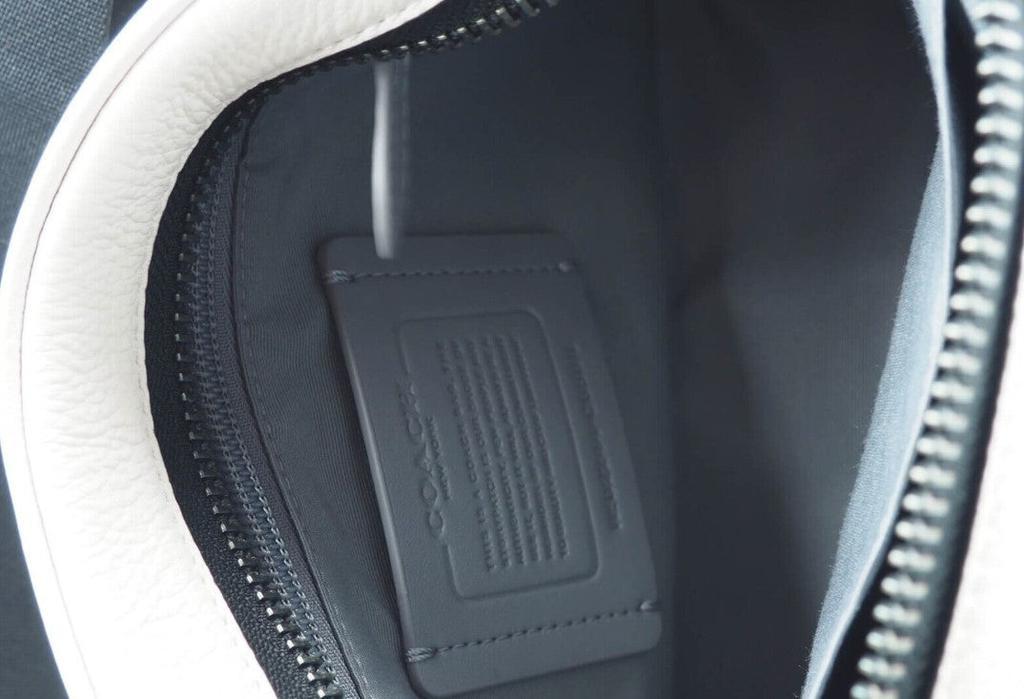 商品Coach|COACH Thompson Small Chalk Pebbled Leather Camera Crossbody Shoulder Bag,价格¥2375,第6张图片详细描述