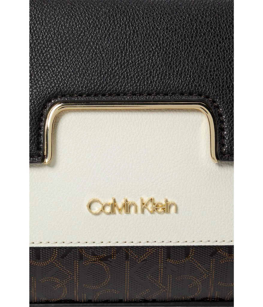 商品Calvin Klein|Finley Signature Crossbody,价格¥561,第4张图片详细描述