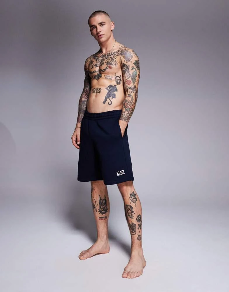 商品EA7|Armani EA7 logo jogger shorts in navy,价格¥671,第2张图片详细描述