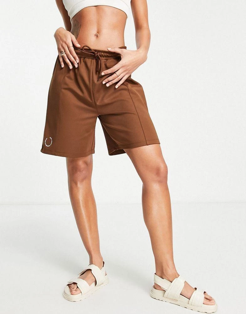 商品Topshop|Topshop tricot longline shorts with logo branding in chocolate,价格¥104,第4张图片详细描述