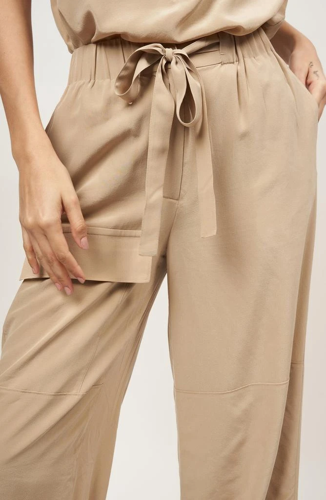 商品Equipment|Allira Tie Waist Wide Leg Silk Pants,价格¥745,第4张图片详细描述
