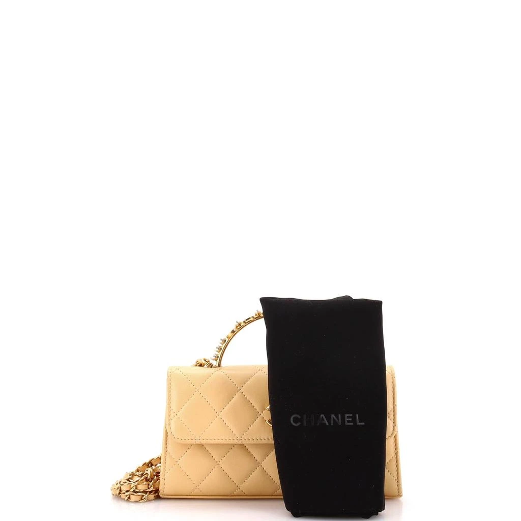 商品[二手商品] Chanel|Logo and Pearl Top Handle Phone Holder with Chain Quilted Lambskin,价格¥37859,第2张图片详细描述