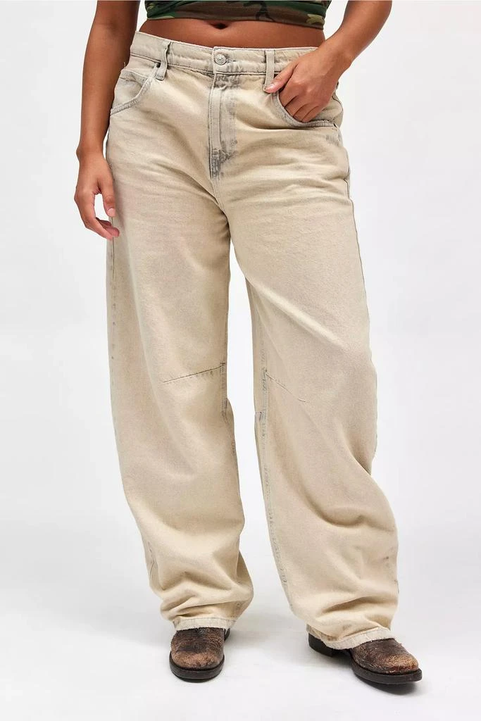 商品BDG|BDG Logan Buckle Barrel Jean,价格¥275,第2张图片详细描述
