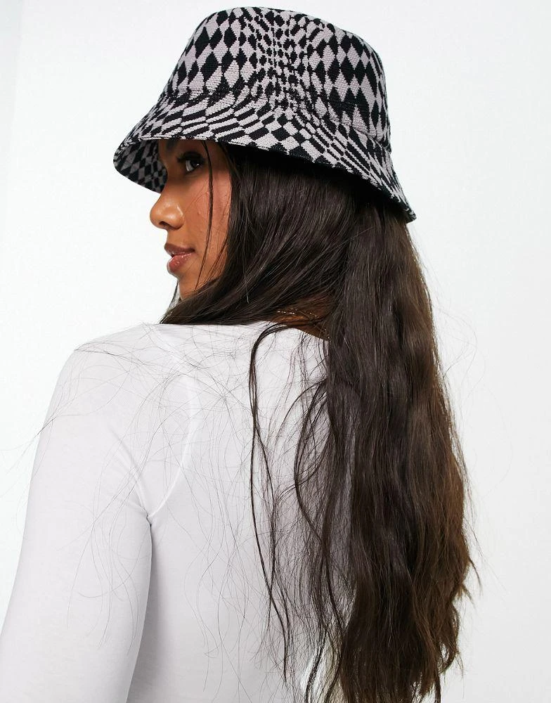 商品Kangol|Kangol warped check bucket hat in black and grey,价格¥275,第3张图片详细描述