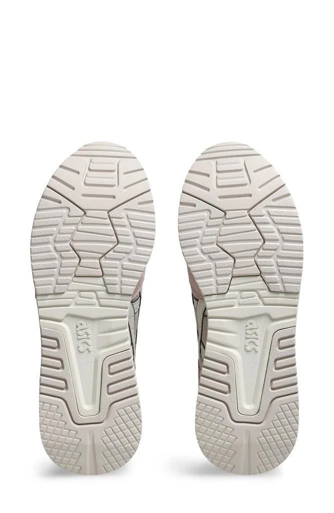 Lyte Classic™ Athletic Shoe 商品