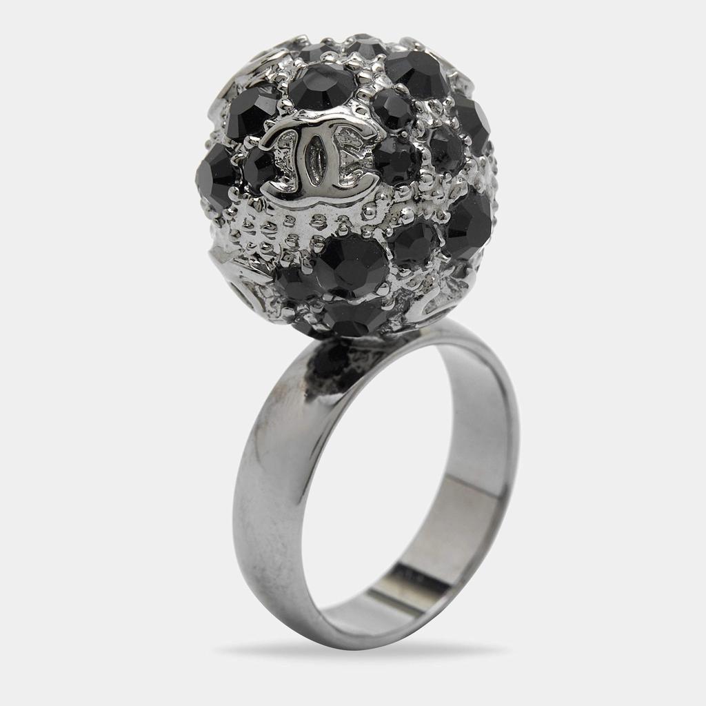 商品[二手商品] Chanel|Chanel Gunmetal Tone Black Crystal CC Sphere Ring Size EU 52.5,价格¥3735,第1张图片