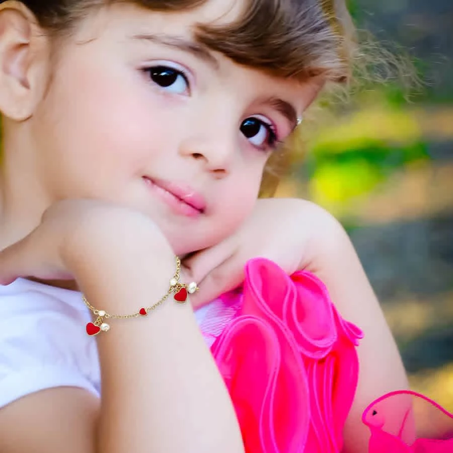商品Rachel Glauber|14k Yellow Gold Plated with Red Enamel Heart & Pearl Dangle Charm Bracelet,价格¥462,第2张图片详细描述