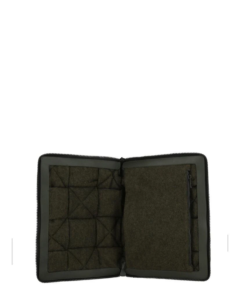 商品Bottega Veneta|Maxi Intrecciato Puffer Laptop Pouch,价格¥4199,第4张图片详细描述