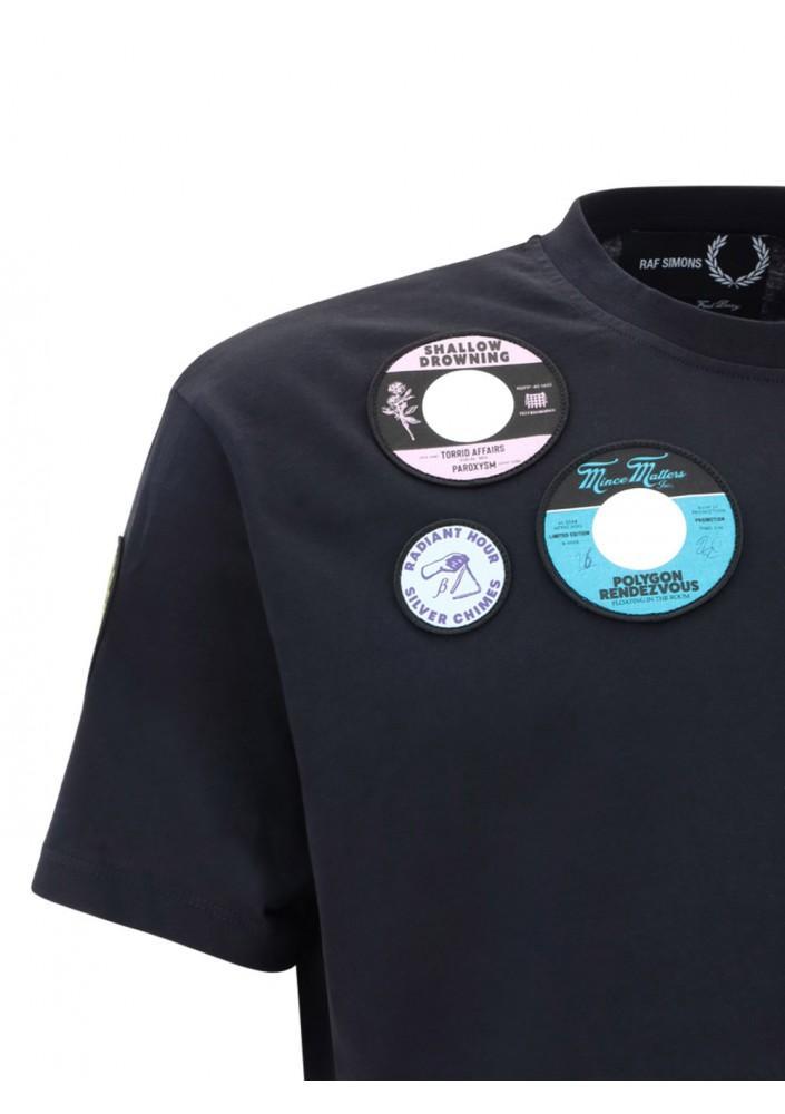 商品Fred Perry|Oversize T-Shirt,价格¥732,第5张图片详细描述