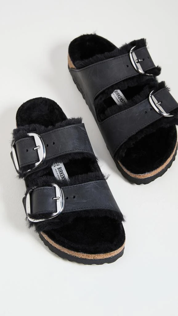 商品Birkenstock|Birkenstock Arizona Big Buckle Shearling Sandals,价格¥1591,第3张图片详细描述