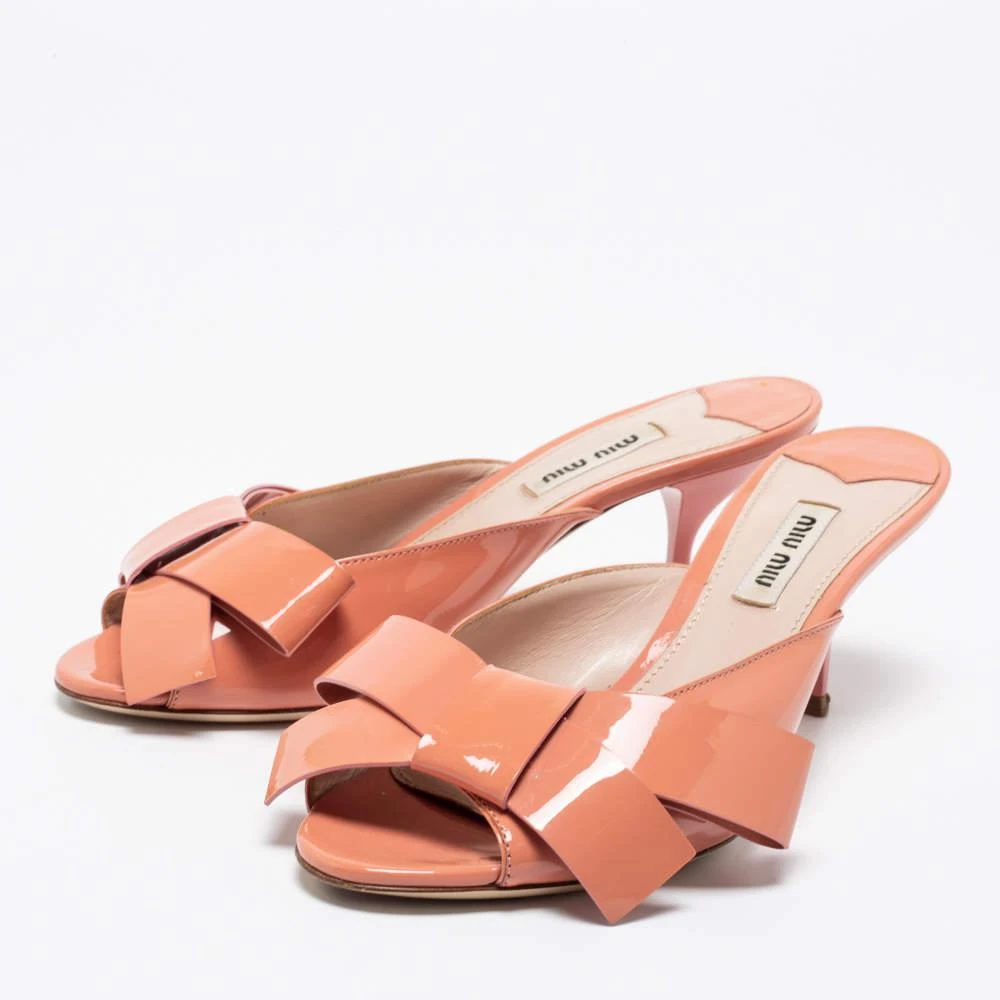 商品[二手商品] Miu Miu|Miu Miu Blush Pink Patent Leather Bow Mules Size 36.5,价格¥1064,第2张图片详细描述