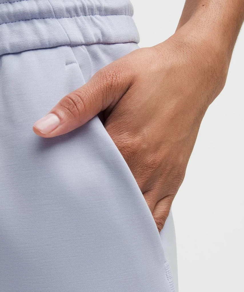 Softstreme High-Rise Short 4" 商品