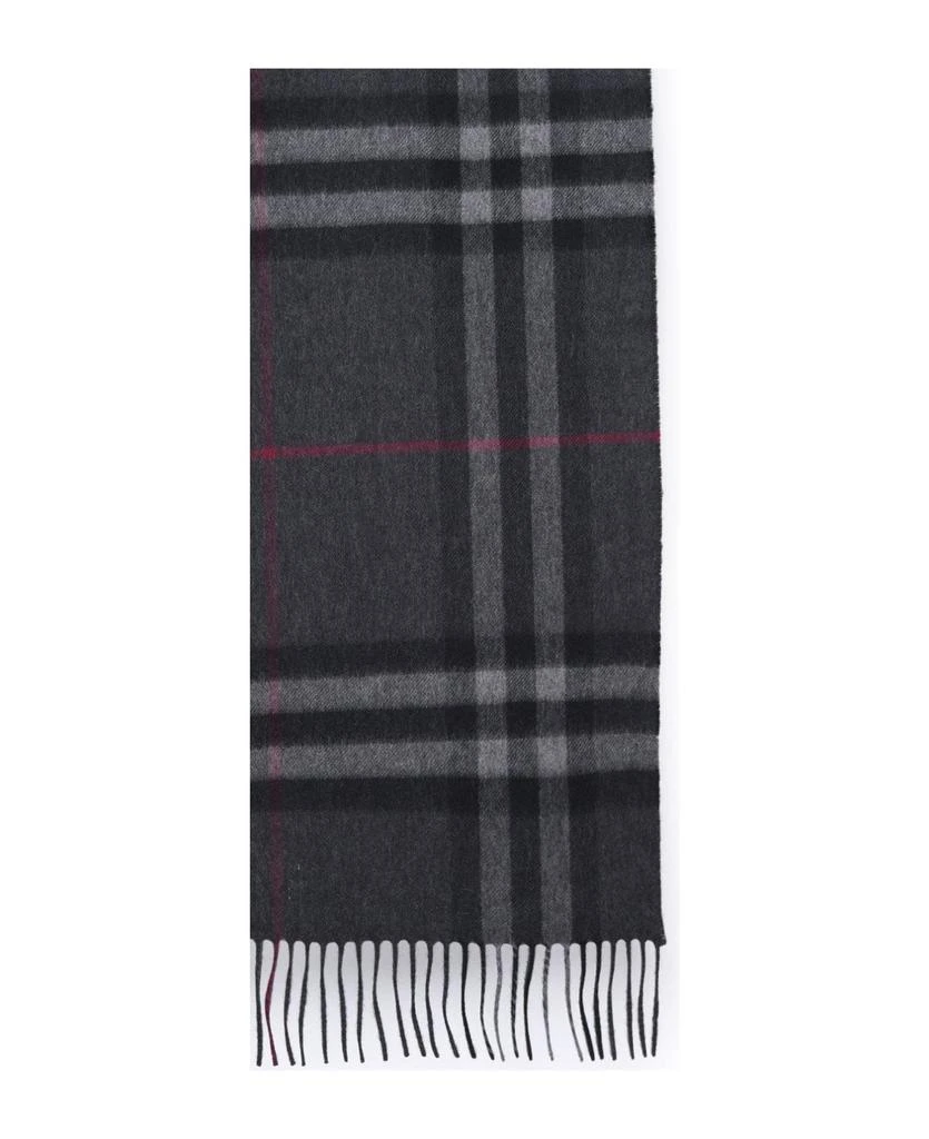 商品Burberry|Classic Check Scarf,价格¥3551,第3张图片详细描述