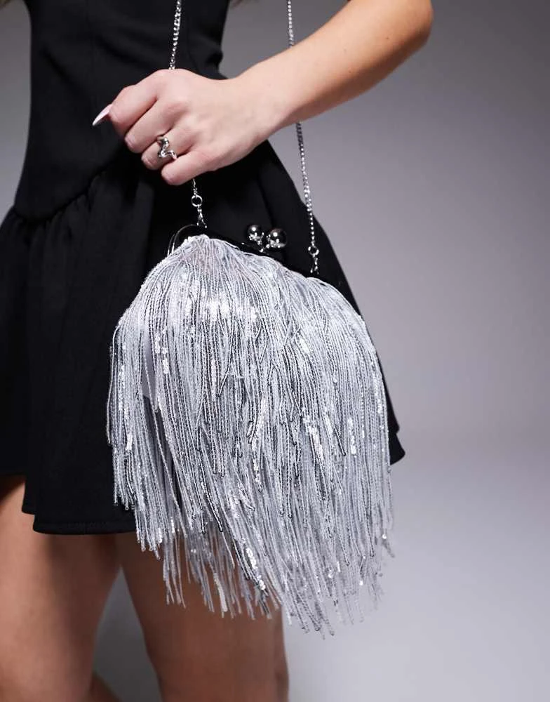 商品New Look|New Look fringe clutch bag in silver,价格¥307,第3张图片详细描述