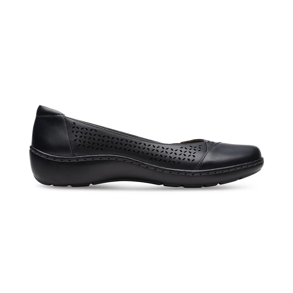 商品Clarks|Women's Cora Iris Slip-On Flats,价格¥396,第2张图片详细描述