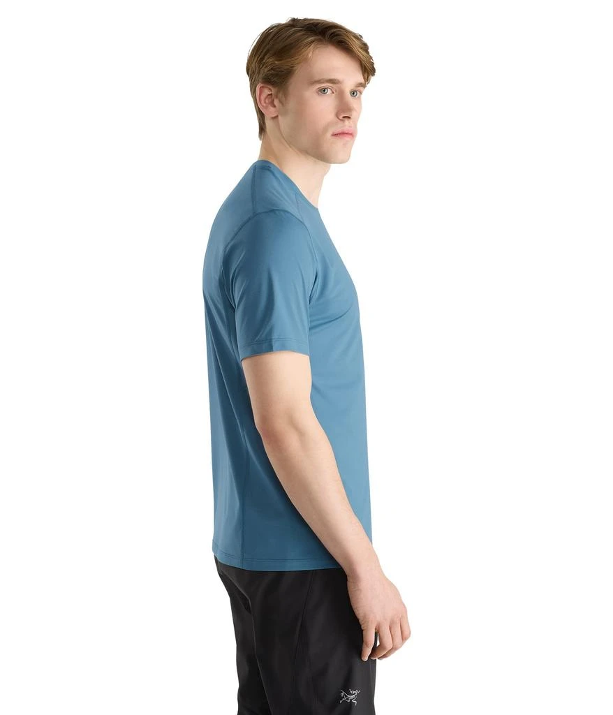 商品Arc'teryx|Arc'teryx Motus Crew Neck Shirt SS Men's | Lightweight Exceptionally Moisture Wicking Short Sleeve Training Shirt,价格¥483,第4张图片详细描述