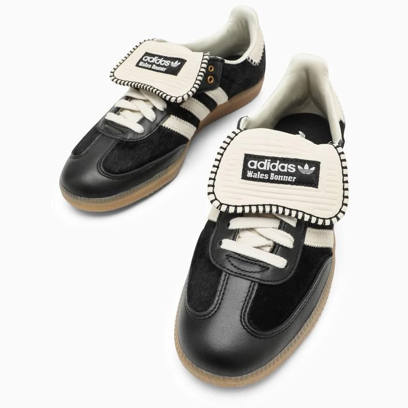 Black/chalk trainer in calf hair 商品