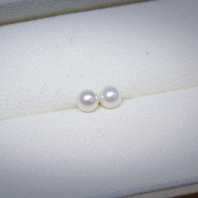 18Kakoya珍珠耳钉5-5.5mm商品第1张图片规格展示
