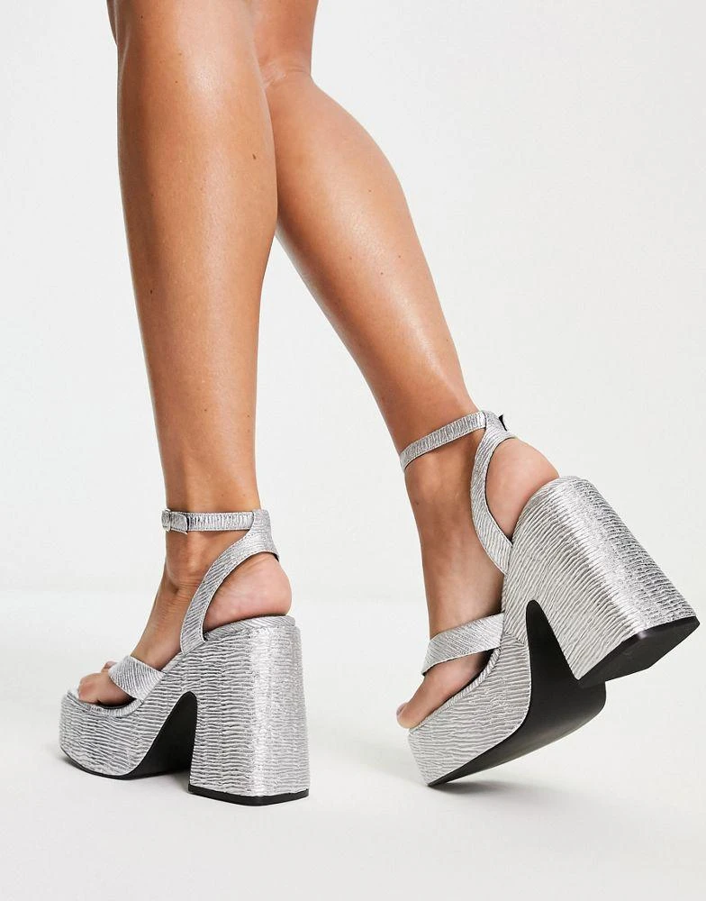 商品Topshop|Topshop Robot toe post high platform sandal in silver,价格¥260,第3张图片详细描述