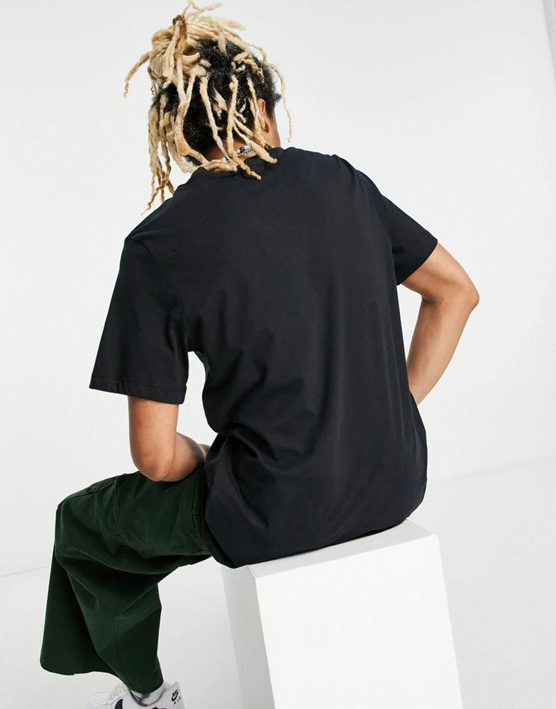商品NIKE|Nike 'Certified Fresh' fruit sticker chest print t-shirt in black,价格¥129,第3张图片详细描述