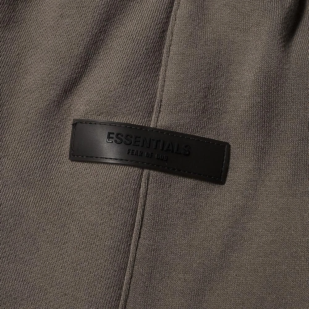 商品Essentials|Fear of God ESSENTIALS Logo Sweat Short - Desert Taupe,价格¥476,第2张图片详细描述