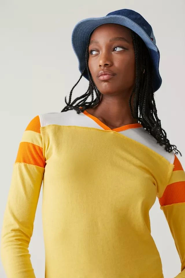 商品BDG|BDG Cole V-Neck Long Sleeve Tee,价格¥74,第1张图片