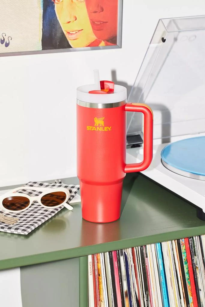商品Stanley|超高颜值 大容量吸管杯 保温车载杯 约887ml 多款配色,价格¥262,第1张图片详细描述