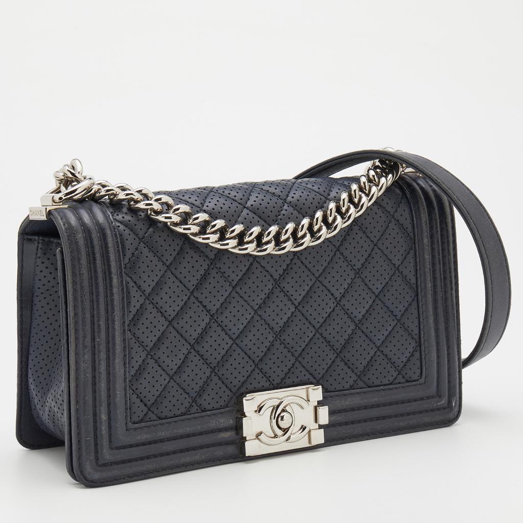 商品[二手商品] Chanel|Chanel Blue Quilted Perforated Leather Medium Boy Flap Bag,价格¥27056,第5张图片详细描述