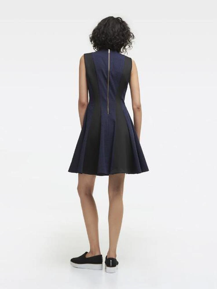 商品DKNY|TEXTURED FIT-AND-FLARE DRESS,价格¥369,第3张图片详细描述