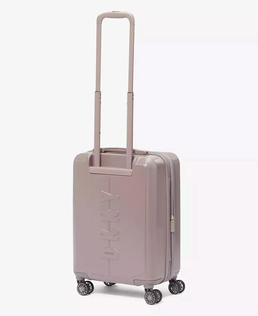 CLOSEOUT! Nyc 20" Upright Carry-on 商品