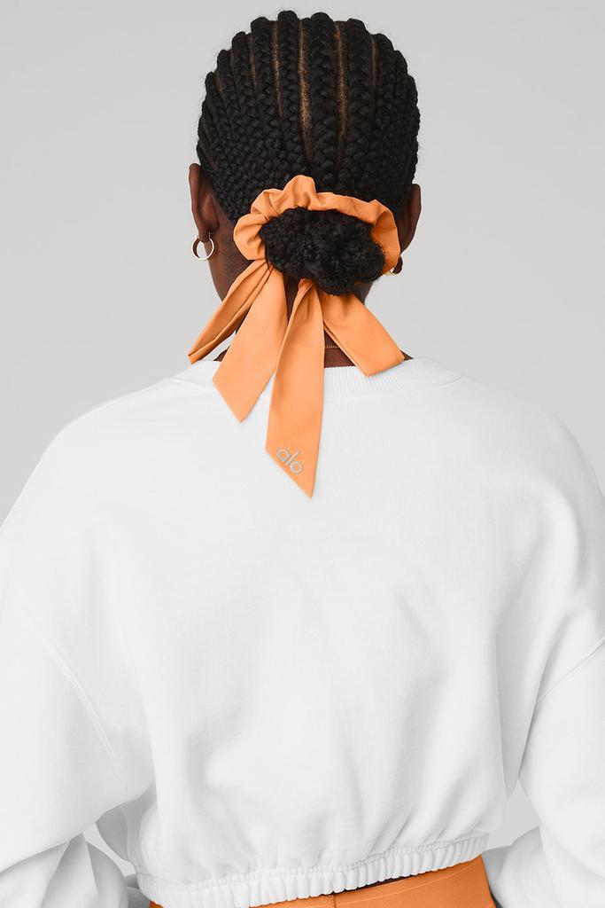 商品Alo|Love Knots Tie Scrunchie - Cantaloupe,价格¥173,第4张图片详细描述