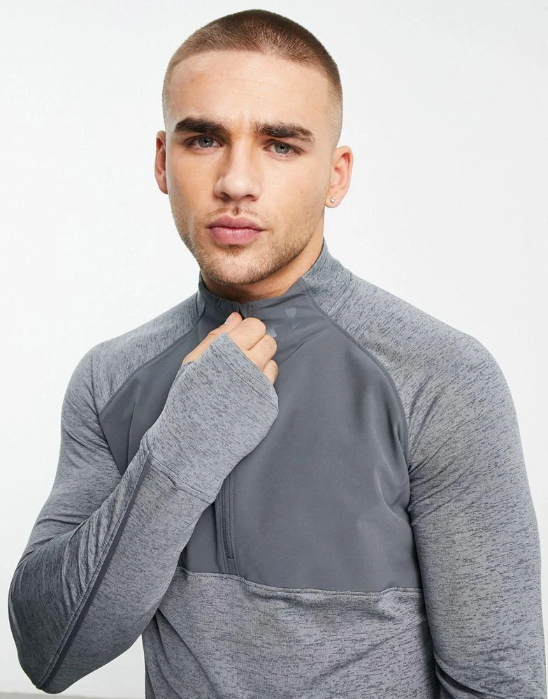 商品Under Armour|Under Armour Run Qualifier 2.0 1/2 zip top in grey,价格¥315,第4张图片详细描述