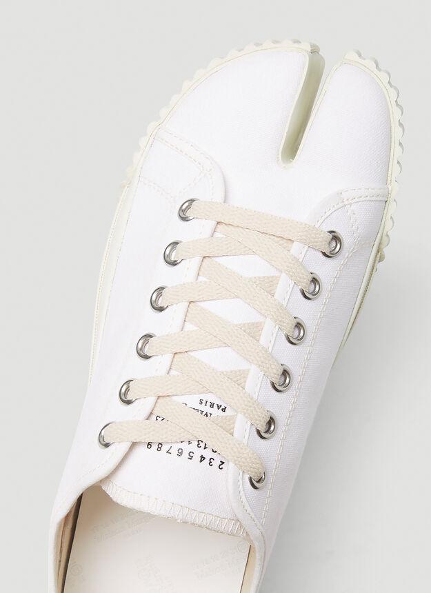 Tabi Low Top Sneakers in White商品第5张图片规格展示