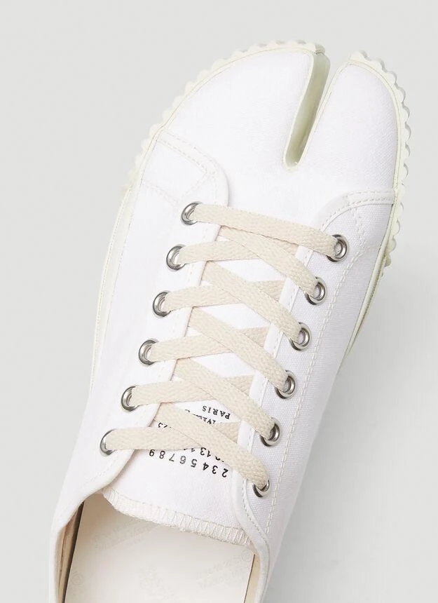 商品MAISON MARGIELA|Tabi Low Top Sneakers in White,价格¥4063,第5张图片详细描述