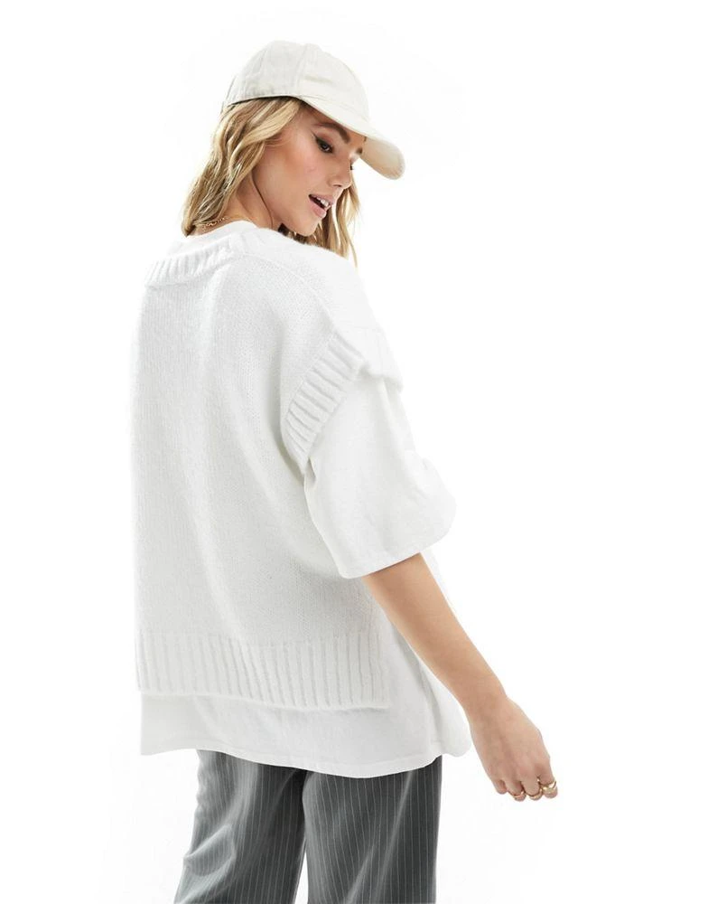 商品Miss Selfridge|Miss Selfridge oversized V neck knitted vest in cream,价格¥158,第4张图片详细描述