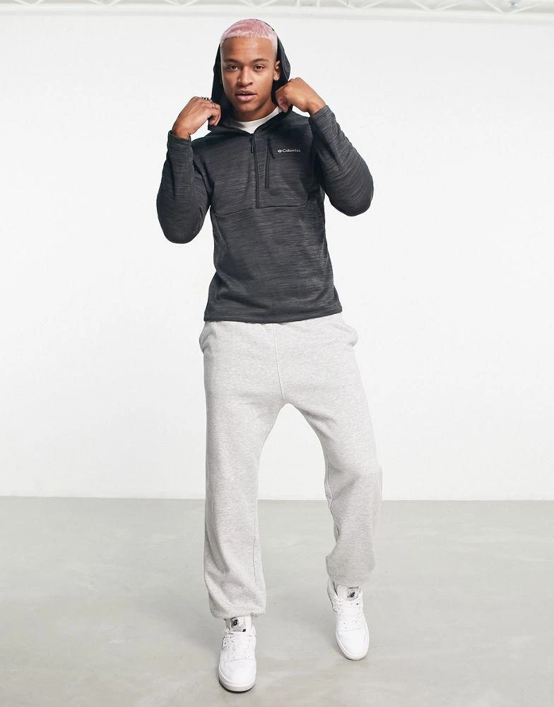 商品Columbia|Columbia Maxtrail logo fleece hooded 1/2 zip in black,价格¥442,第4张图片详细描述