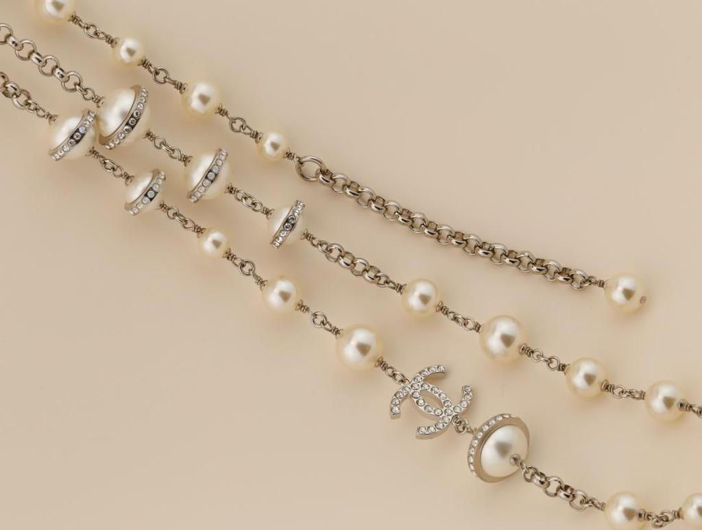 Chanel CC Logo Faux Pearl Long Necklace商品第6张图片规格展示