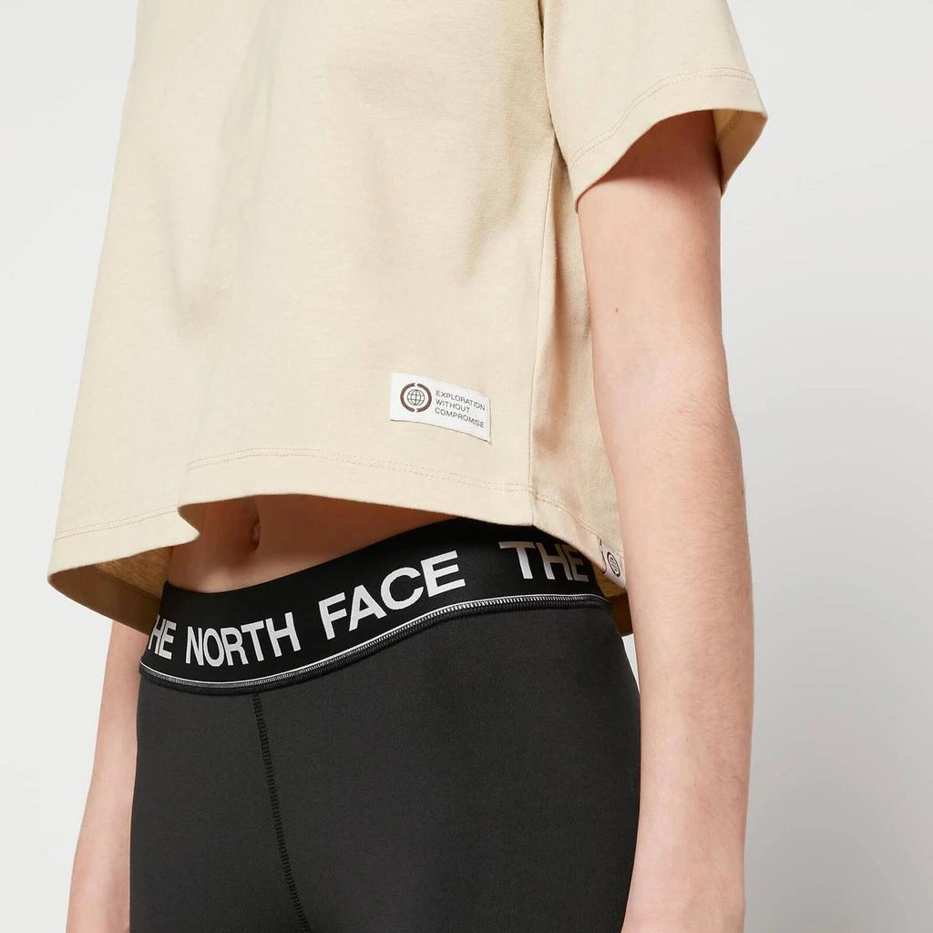 商品The North Face|The North Face Women's Heritage S/S Recycled Crop T-Shirt - Gravel,价格¥133,第4张图片详细描述