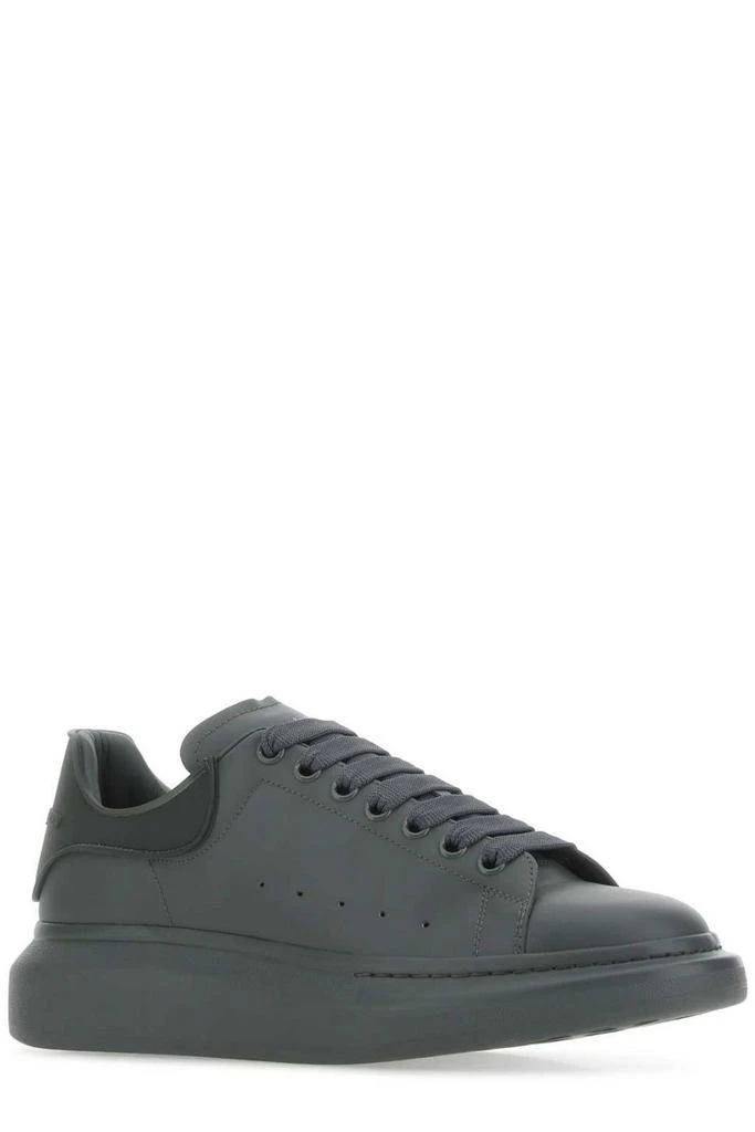 商品Alexander McQueen|Alexander McQueen Oversized Lace-Up Sneakers,价格¥4367,第2张图片详细描述