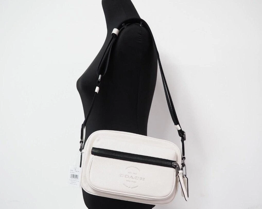 商品Coach|COACH Thompson Small Chalk Pebbled Leather Camera Crossbody Shoulder Bag,价格¥2623,第2张图片详细描述